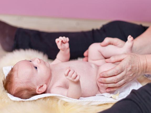 Baby-Massage-01.jpg